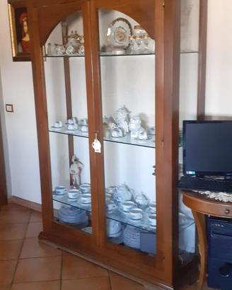 Vetrina in legno