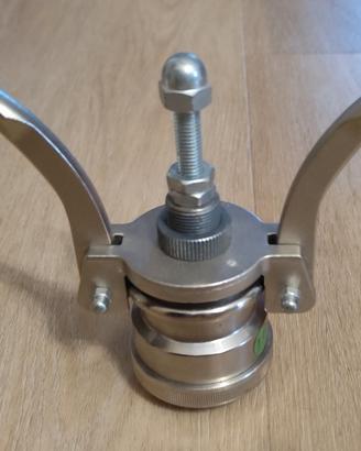 TAPPATRICE SIGILLATRICE PER TAPPI A VITE OLIO