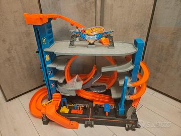 garage  hot wheels 
