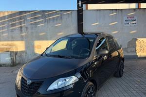 Lancia Y S momo design