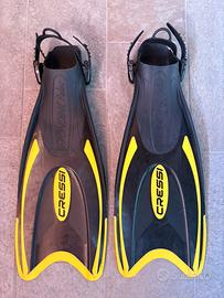 CRESSI pinne taglia M-L (41-44)