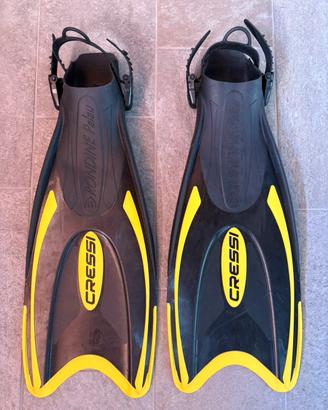 CRESSI pinne taglia M-L (41-44)