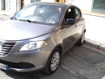 Lancia Y 1.2 benzina 8 valvole anno 2013