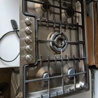 Piano cottura WHIRLPOOL a 5 fuochi in acciaio 