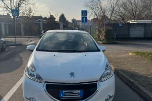 Peugeot 208 1.4 hdi Active 68 CV - Pack Black