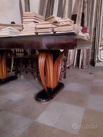 Tavolo Art Decò in noce