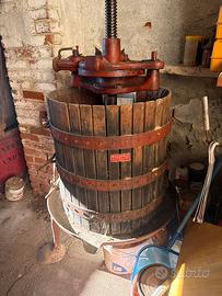 Torchio per uva  F.lli Lottici