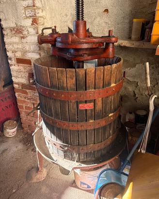 Torchio per uva  F.lli Lottici