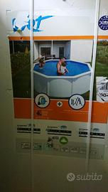 Piscina con pareti in acciaio