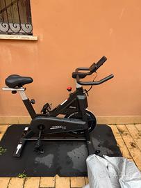 Cyclette nera Speed Bike S30