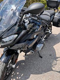 BMW r 1250 rs triple black