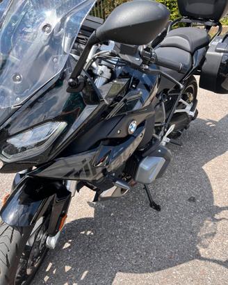 BMW r 1250 rs triple black