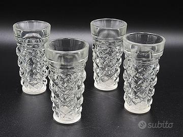 Serie 4 bicchieri da liquore vintage