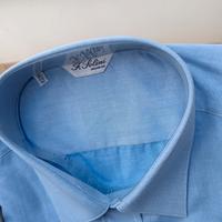 Camicia di marca. 