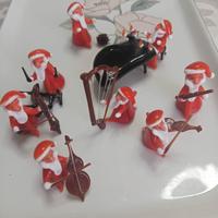 orchestrina di babbi natali  musicisti