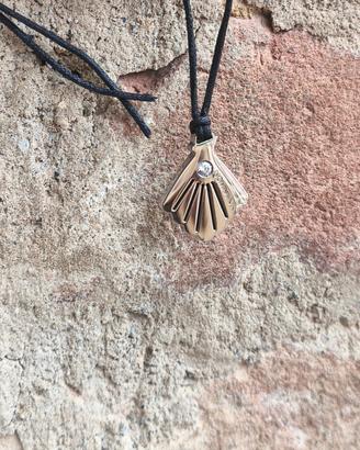 Collana ciondolo conchiglia ventaglio
nomination