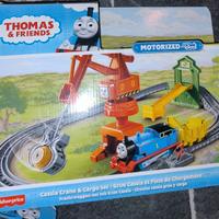 Pista trenino Thomas con gru