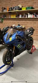 Vari pezzi Yamaha YZF R1 2006 (anche pista)