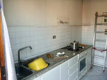 Cucina completa (pensili inclusi)