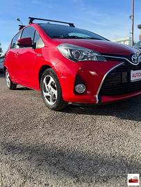 TOYOTA - Yaris - 1.5 Hybrid 5p. Trend "Red