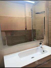 Mobile bagno sospeso