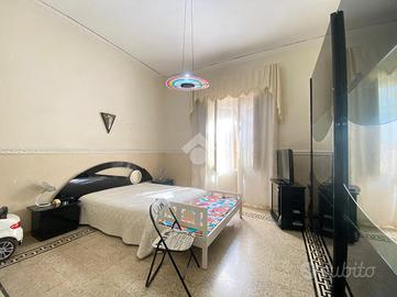 2 LOCALI A GRUMO NEVANO