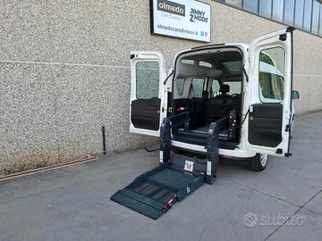Fiat Doblò TRASPORTO DISABILI Tetto alto