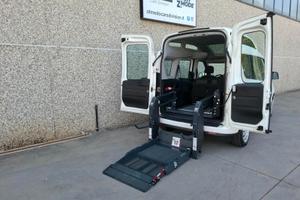 Fiat Doblò TRASPORTO DISABILI Tetto alto