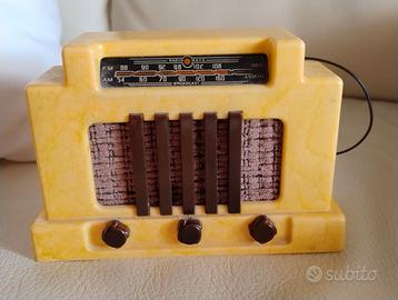 Radio miniatura Addison 5f Canada 1940 vintage