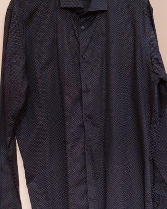 Camicia blu, uomo.