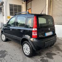 Fiat Panda 4x4 climbing