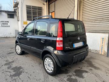 Fiat Panda 4x4 climbing