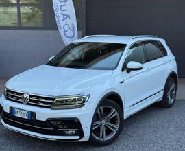VOLKSWAGEN Tiguan 2.0 TDI 4MOTION R-LINE
