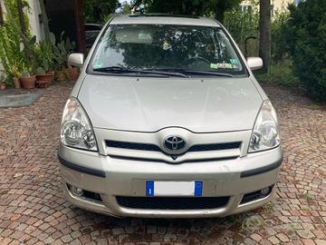 Toyota Corolla Verso 2004
