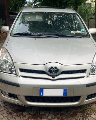 Toyota Corolla Verso 2004