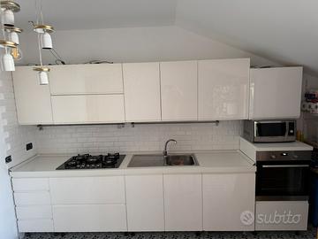 Cucina Componibile Laccata Bianca