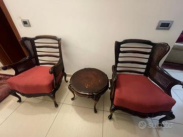 Poltrone e tavolino vintage in stile Luigi XV