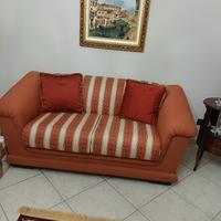  applique vetrinetta e divani 
