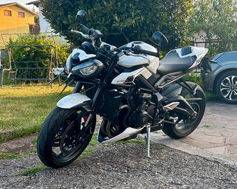 Triumph Street Triple 765