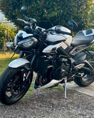 Triumph Street Triple 765