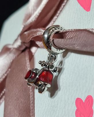 Charm vespa rossa