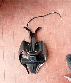 porta targa t max 560  dal 2022 al 2025 originale