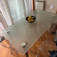 Tavolo in vetro