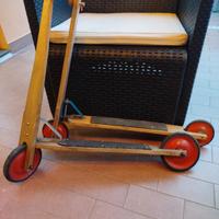 Monopattini in legno d'epoca 
