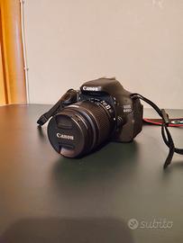 fotocamera reflex Canon EOS 600D