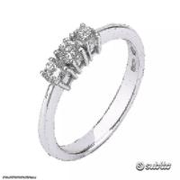ANELLO TRILOGY ORO 18kt. CON DIAMANTI NATURALI