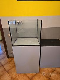 Acquario 150 litri completo di mobile e attrezzatu