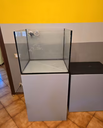 Acquario 150 litri completo di mobile e attrezzatu