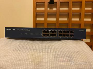 NETGEAR ProSafe 16-port 10/100 Switch