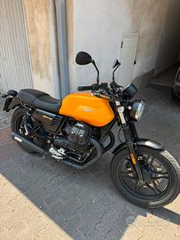Moto Guzzi V7 III Stone 750